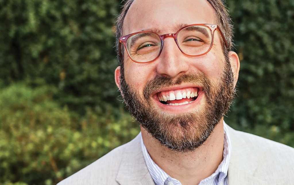 Photograph of Zach Teutsch &rsquo;05 sitting outside
